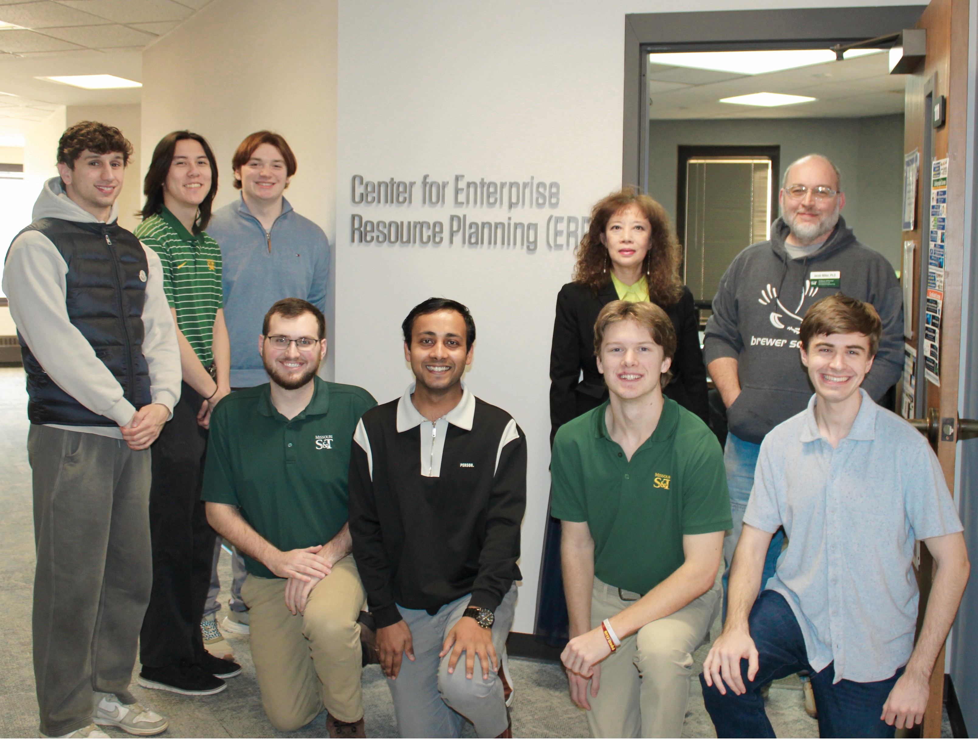 A group of students and faculty gathered outside of the Missouri S&T ERP Center